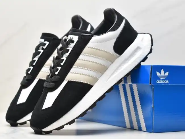 hype Adidas Sneakers