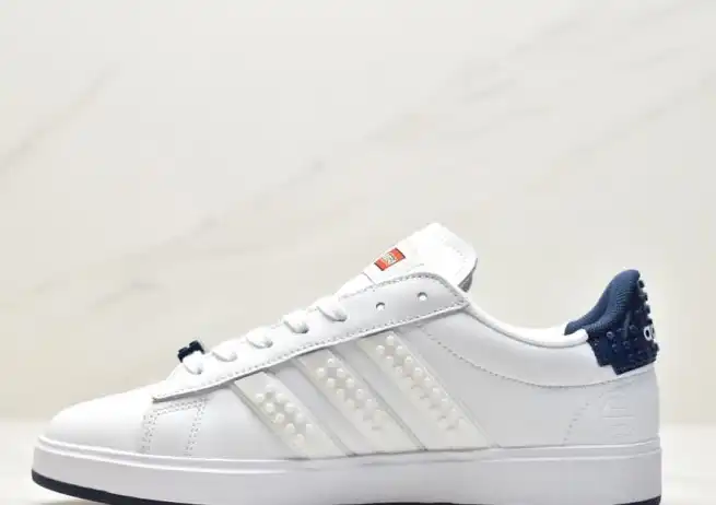 hype Adidas Sneakers