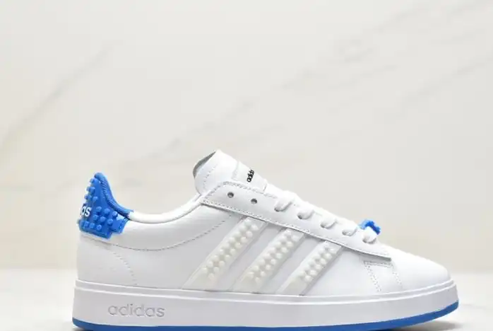 hype Adidas Sneakers