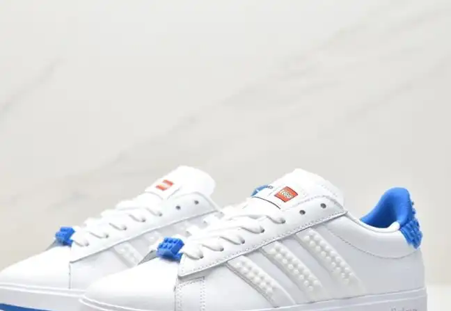 hype Adidas Sneakers