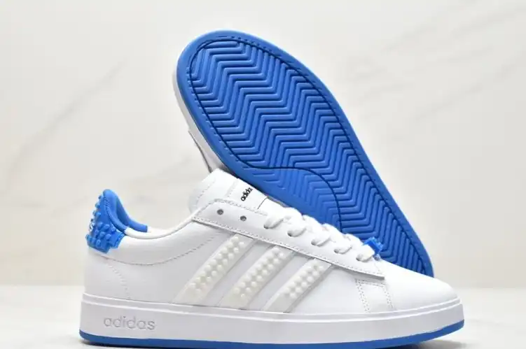 hype Adidas Sneakers