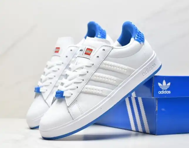 hype Adidas Sneakers