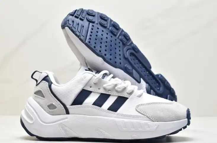 hype Adidas Sneakers