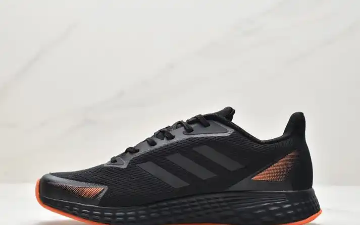 hype Adidas Sneakers