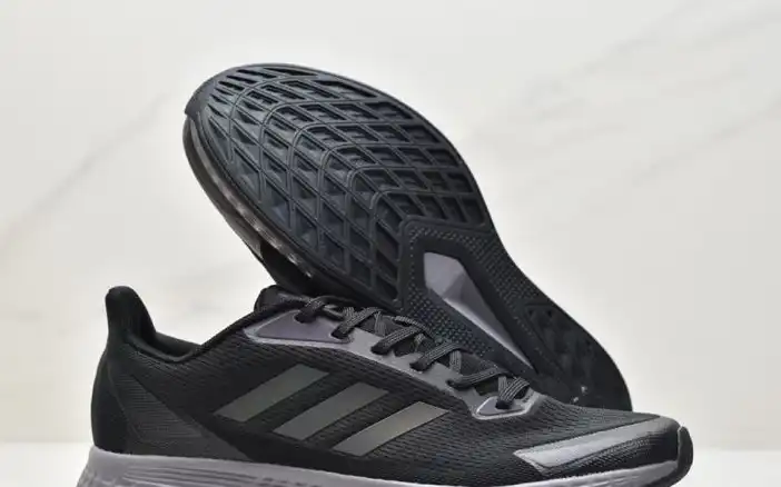 hype Adidas Sneakers