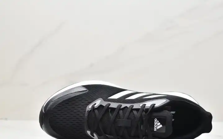 hype Adidas Sneakers