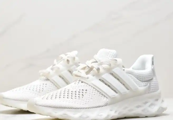 hype Adidas Sneakers