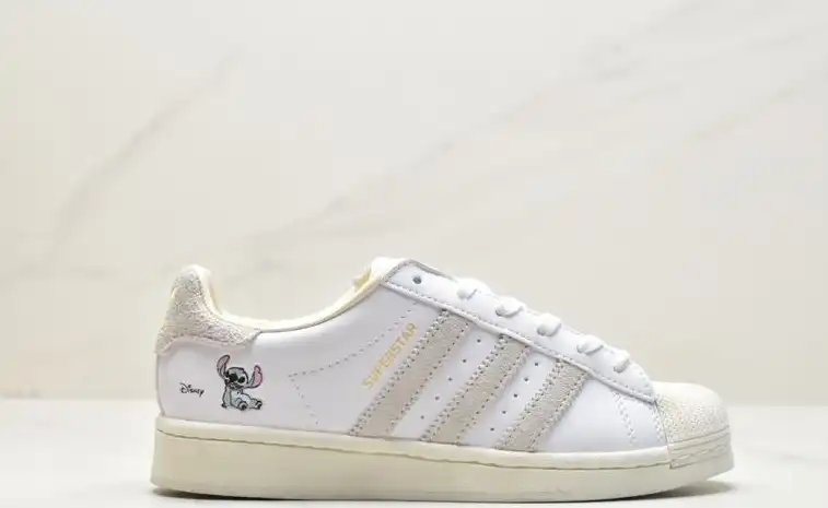 hype Adidas Sneakers