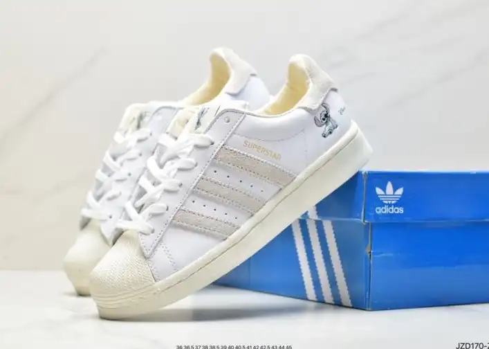 hype Adidas Sneakers