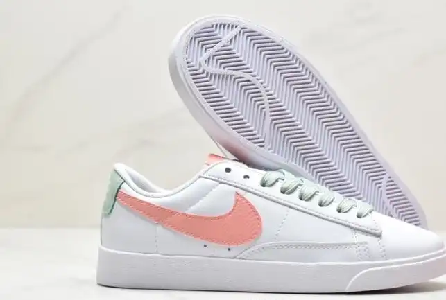 hype Nike Sneakers