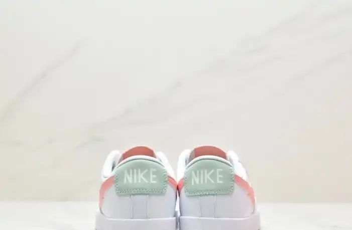 hype Nike Sneakers