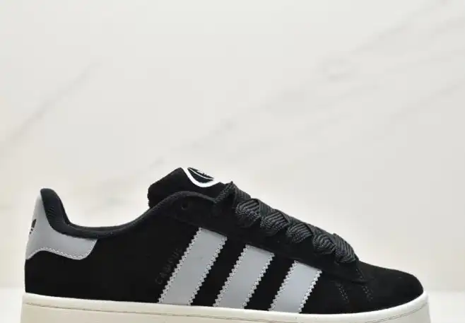 hype Adidas Sneakers