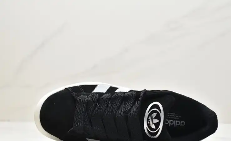 hype Adidas Sneakers