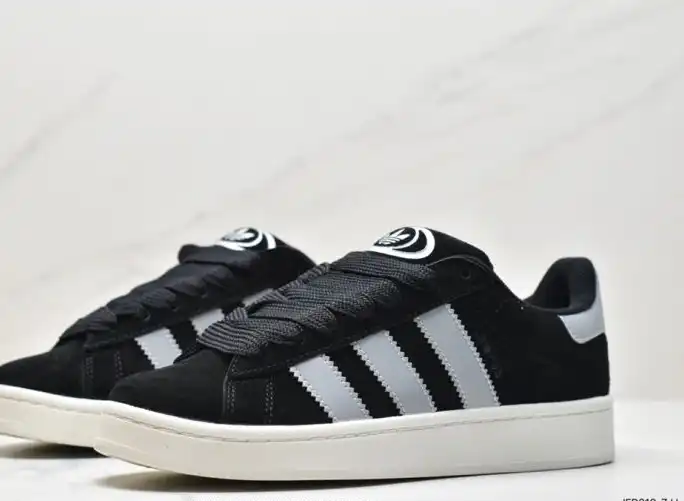 hype Adidas Sneakers