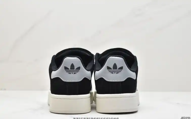 hype Adidas Sneakers