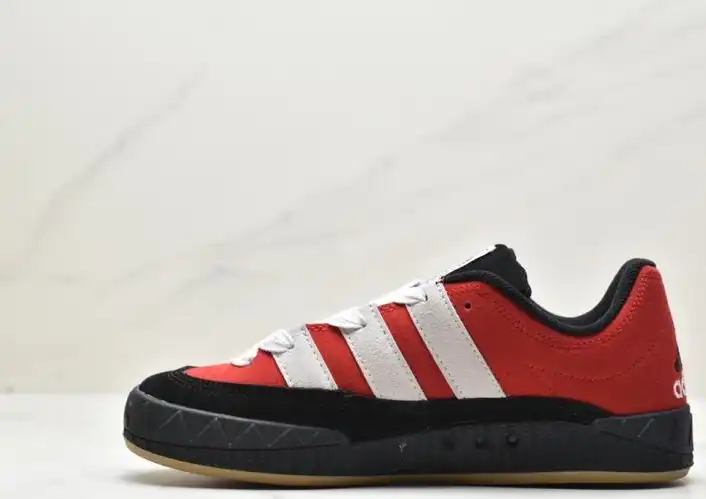 hype Adidas Sneakers