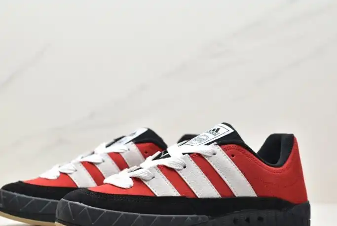 hype Adidas Sneakers