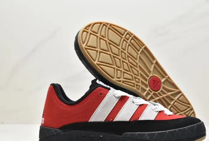 hype Adidas Sneakers