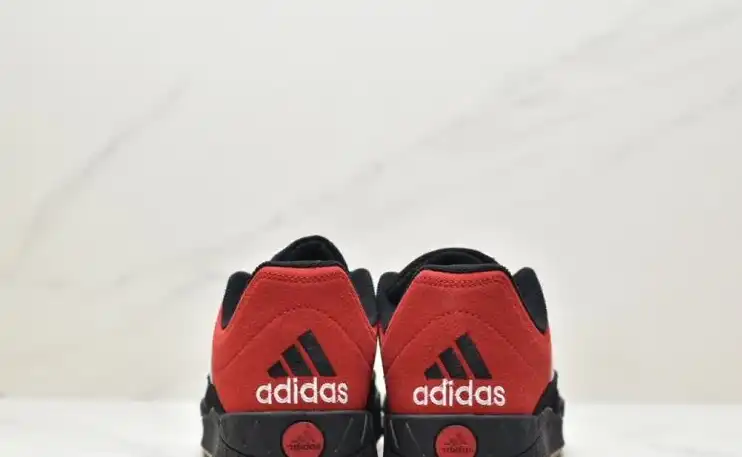 hype Adidas Sneakers