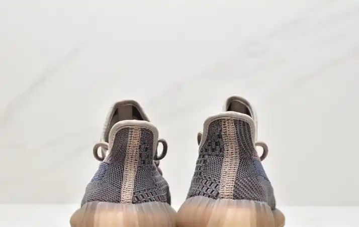 hype Adidas Yeezy Boost