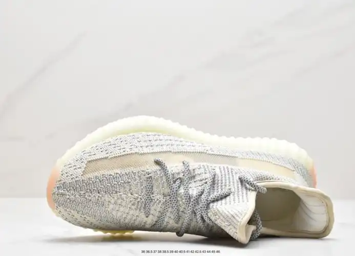 hype Adidas Yeezy Boost