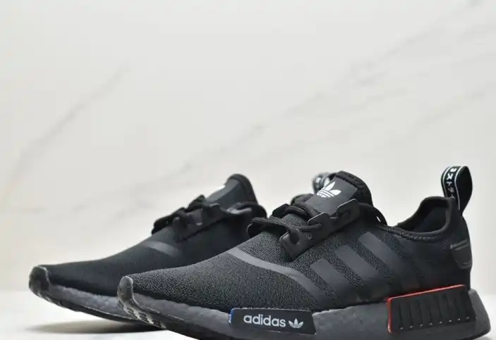 hype Adidas Sneakers