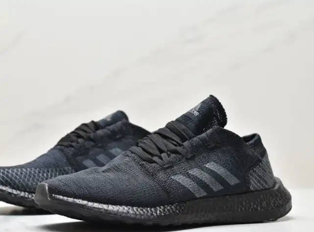 hype Adidas Sneakers