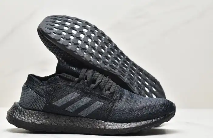 hype Adidas Sneakers