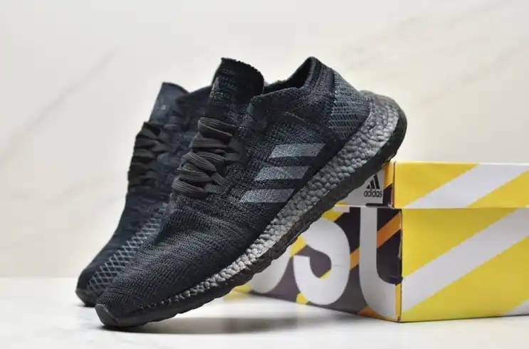 hype Adidas Sneakers