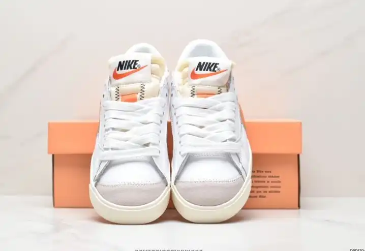 hype Nike Sneakers