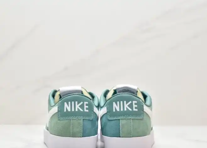 hype Nike Sneakers