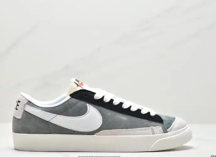 hype Nike Sneakers