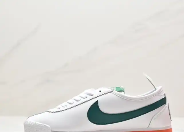 hype Nike Sneakers