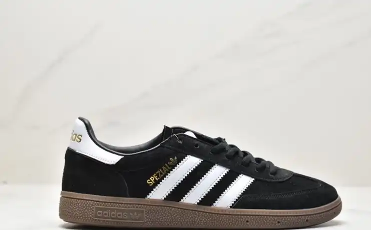 hype Adidas Sneakers