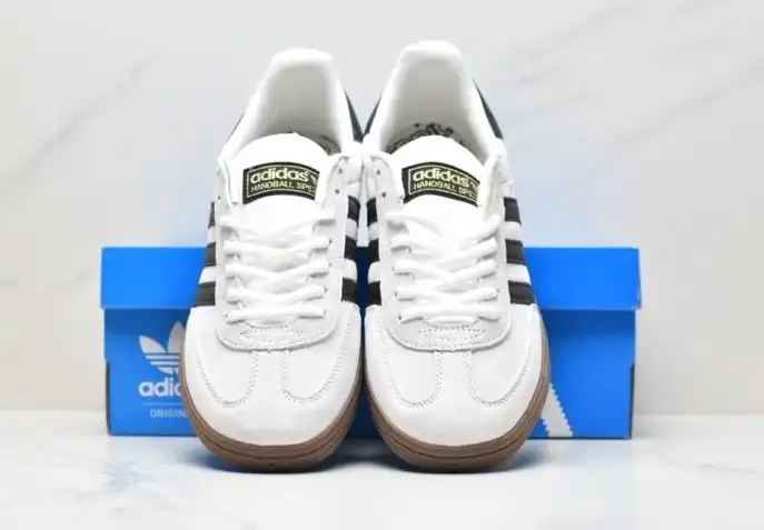 hype Adidas Sneakers