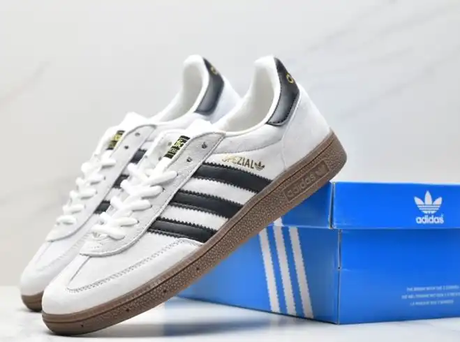 hype Adidas Sneakers