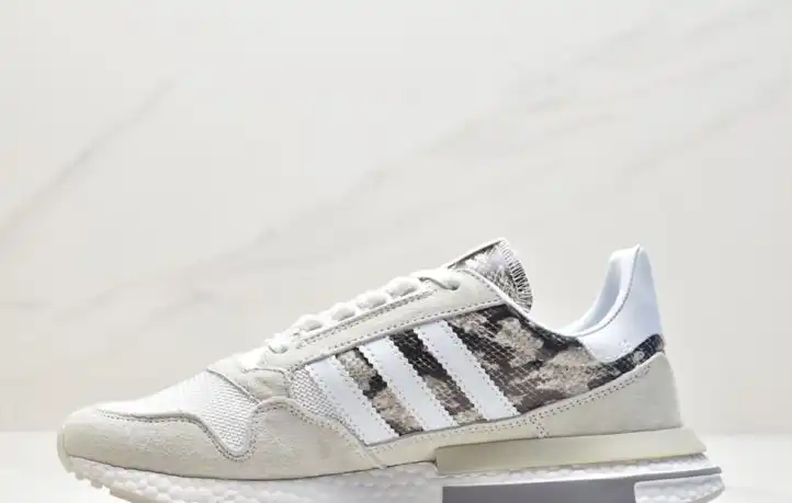 hype Adidas Sneakers