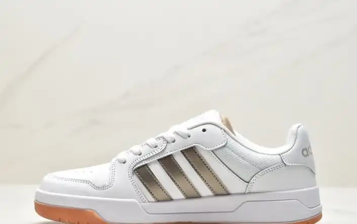 hype Adidas Sneakers