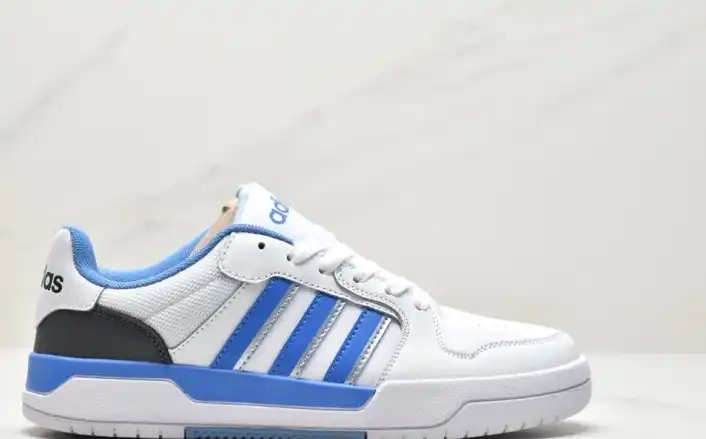 hype Adidas Sneakers