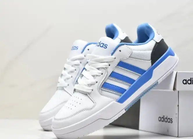 hype Adidas Sneakers