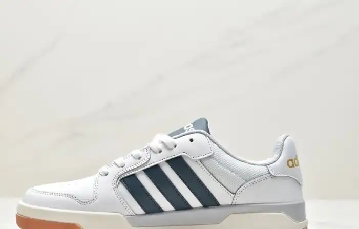 hype Adidas Sneakers