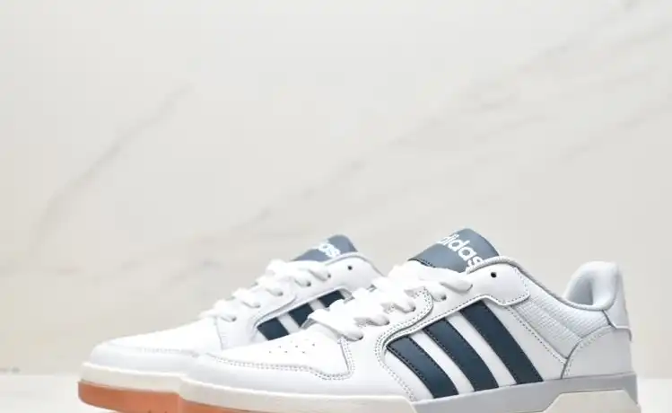 hype Adidas Sneakers