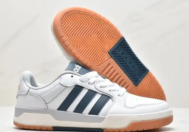 hype Adidas Sneakers