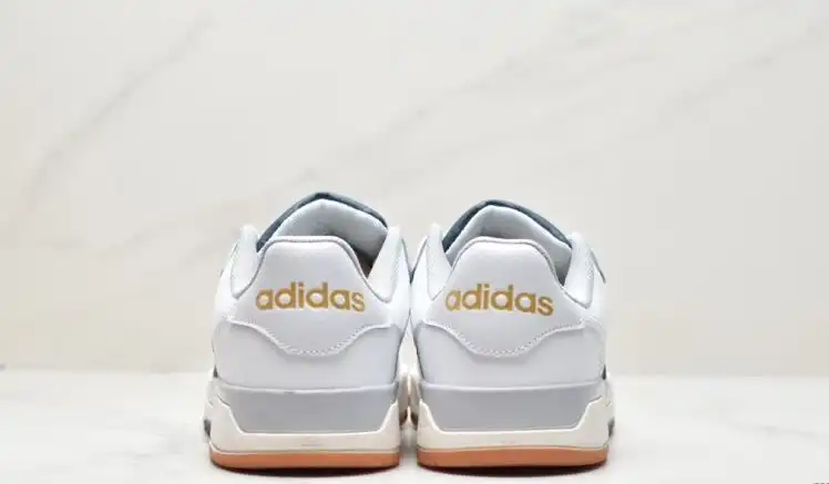 hype Adidas Sneakers