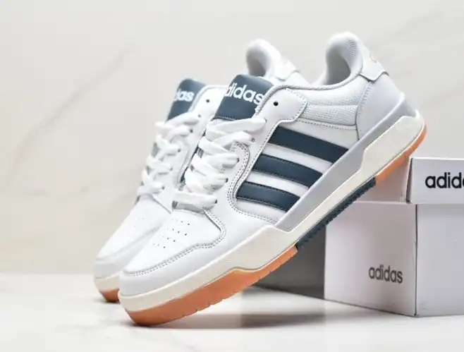 hype Adidas Sneakers