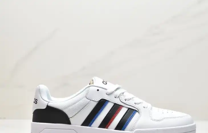 hype Adidas Sneakers