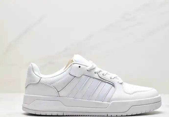 hype Adidas Sneakers