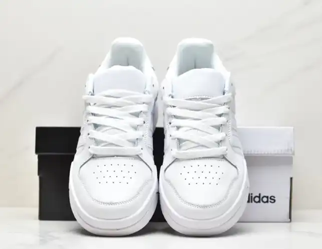 hype Adidas Sneakers