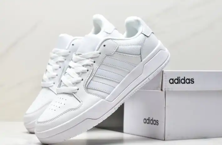 hype Adidas Sneakers