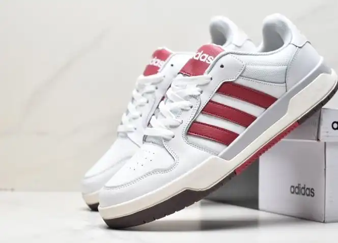 hype Adidas Sneakers